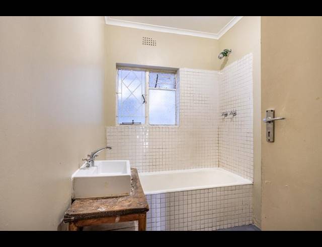 4 BEDROOM HOUSE FOR SALE IN KENILWORTH